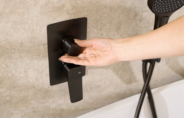 MALAGA BLACK INBOUW DOUCHESET