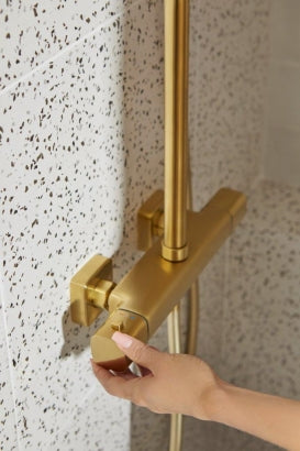 MALAGA GEBORSTELD LICHT GOUD bad regendouche set met thermostatische douchekraan